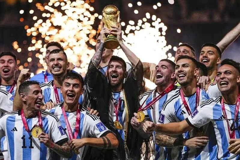 Sau tỷ số hòa 3-3 trong 120 phút, Argentina đánh bại Pháp 4-2 ở loạt luân lưu để giành cúp vàng.