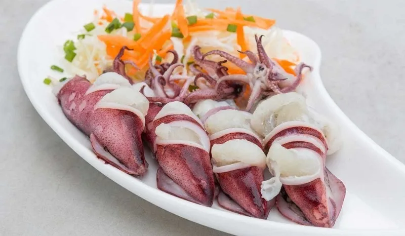Những ai nên thận trọng khi ăn mực?